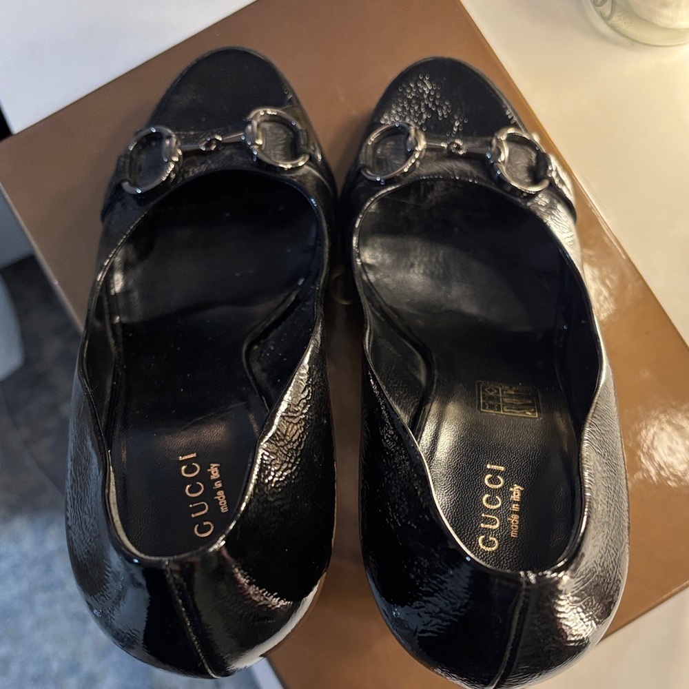 Gucci Shiny Black Peep-Toe Heels - Picture 4 of 9